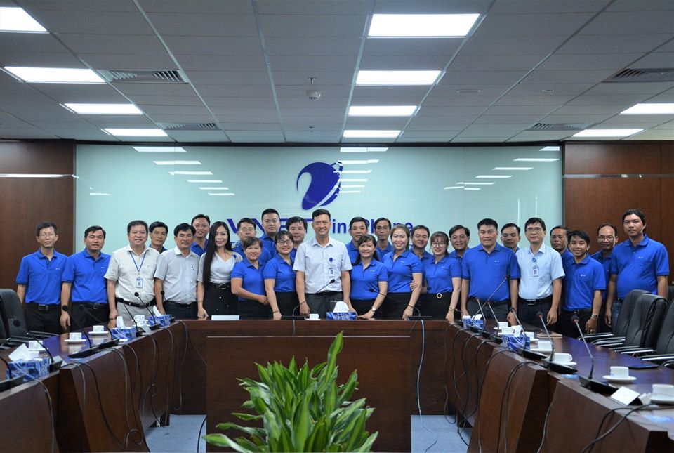 Chiến binh xanh xuất sắc của TTKD VNPT Bình Phước tham quan trụ sở Tập đoàn và Tổng Công ty VNPT VinaPhone Chiến binh xanh xuất sắc của TTKD VNPT Bình Phước tham quan trụ sở Tập đoàn và Tổng Công ty VNPT VinaPhone
